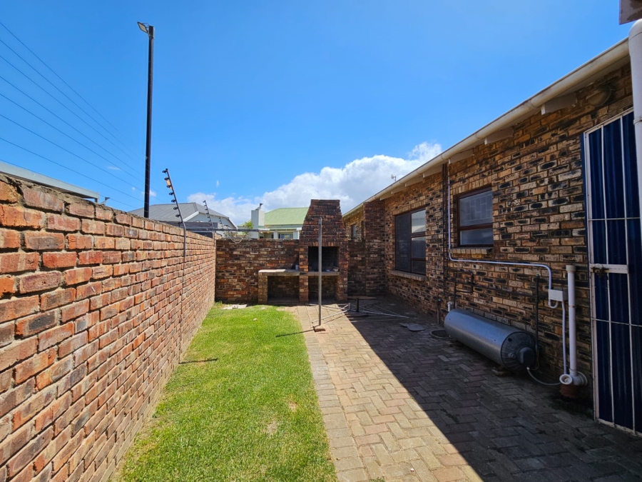 2 Bedroom Property for Sale in C Place Eastern Cape